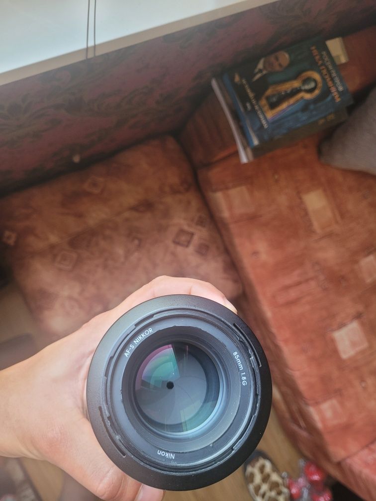 Nikon AF-S 85mm f/1.8G обектив