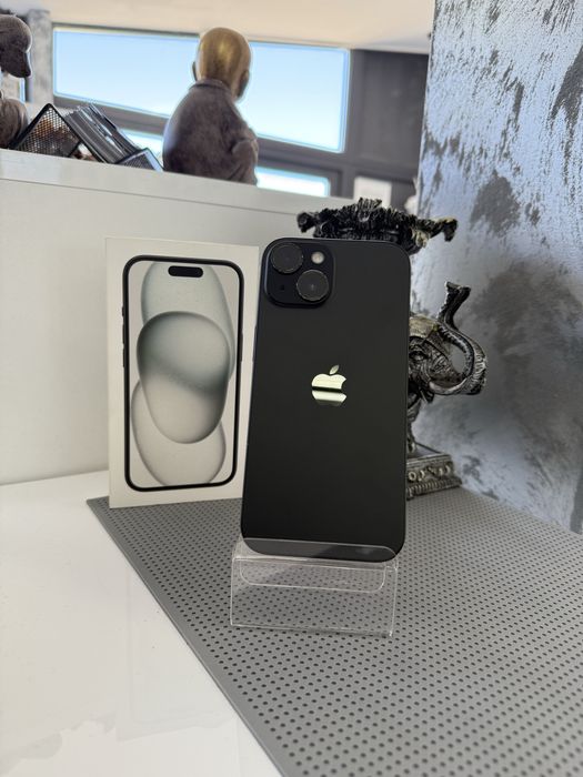 Vand iphone 15 de 128 gb