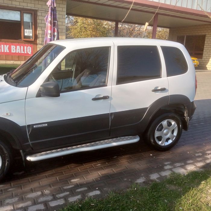 Chevrolet niva sotiladi
