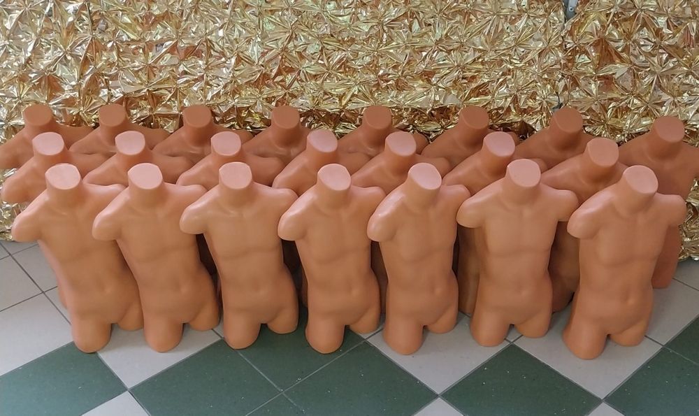 Vând busturi copiii