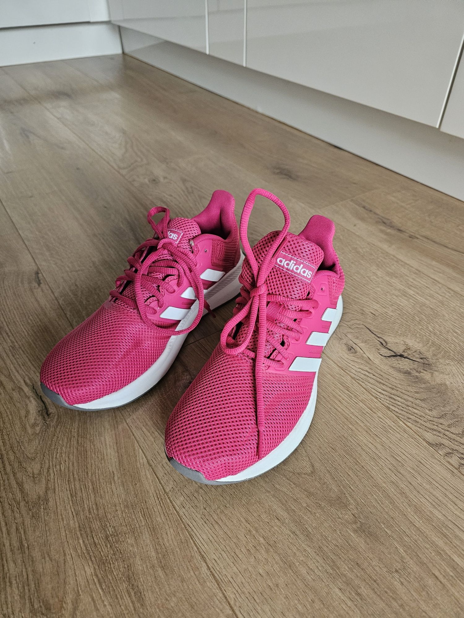 *Нови* Дамски летни розови маратонки Adidas Runfalcon, 38 н 24см