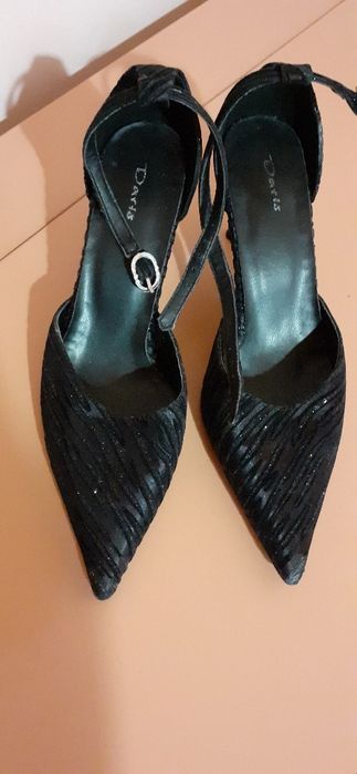 Обувки в комплект с чавтичка