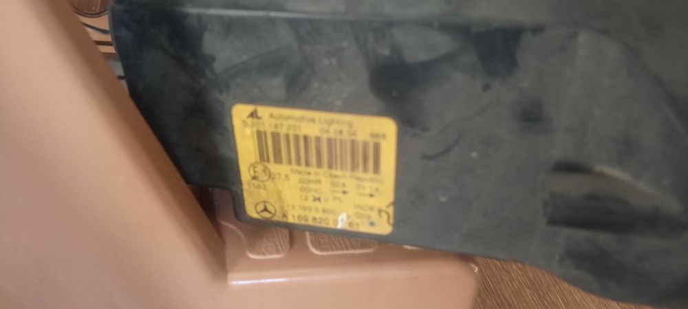 Mercedes A-class w169 - оригинални фаровв , фар
