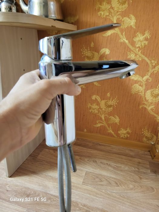 продам кран на кухню