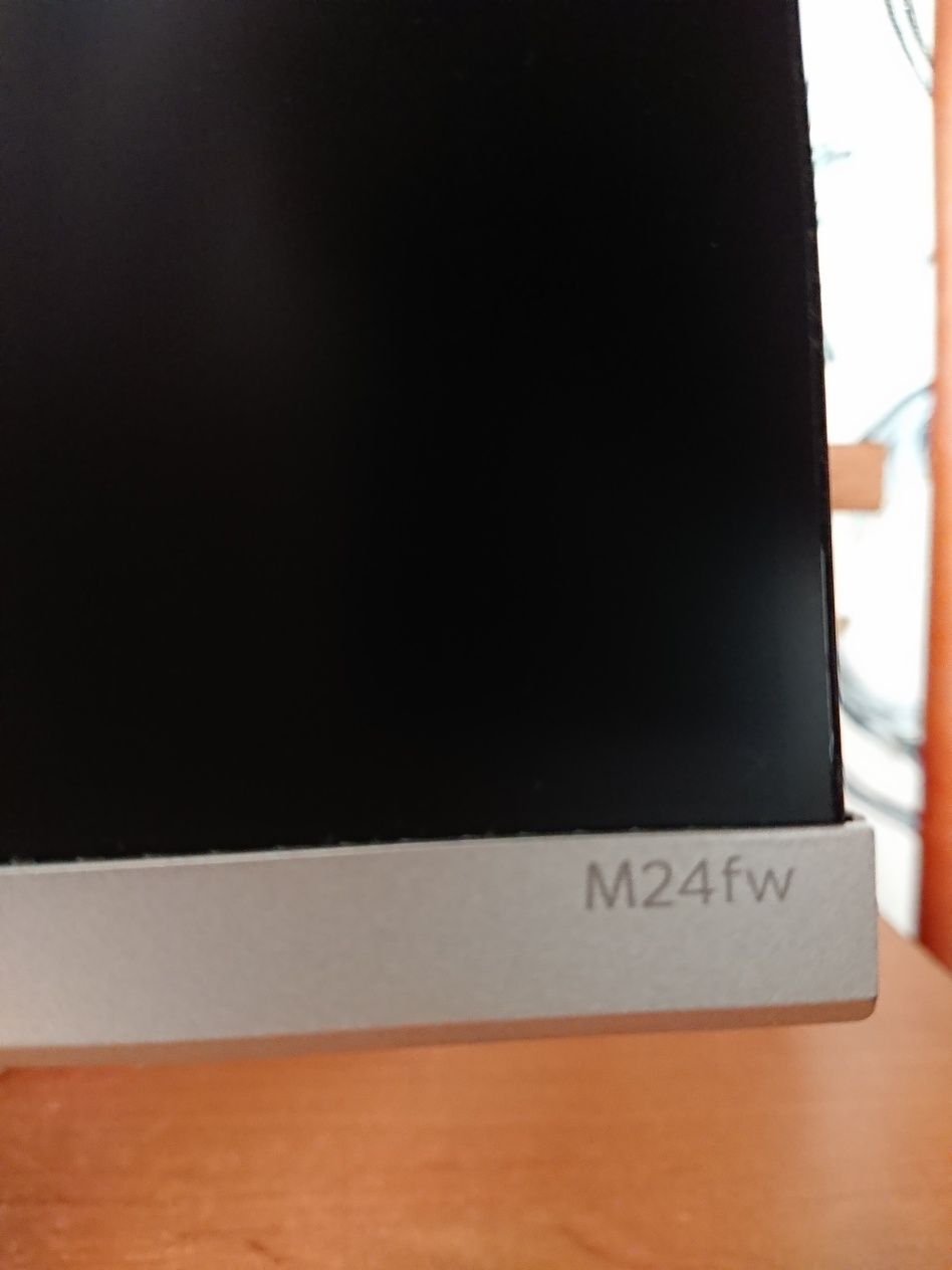 Монитор hp M24FW (экран разбит)