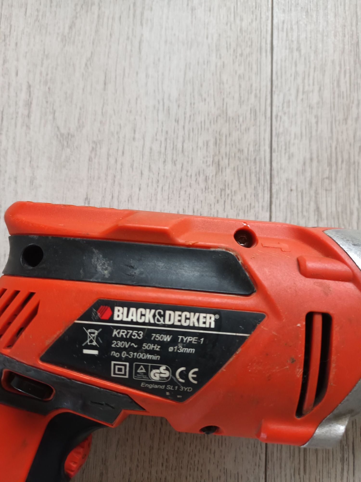 Bormasina Autofiletanta Black&Decker originala, este ca noua