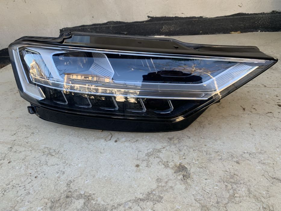 Far Dreapta Audi A8 4N 5D Matrix cod 4N0941036