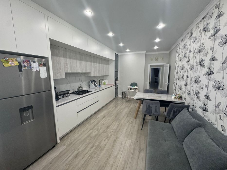 Продаётся 3-х комнатная квартира в центре города.