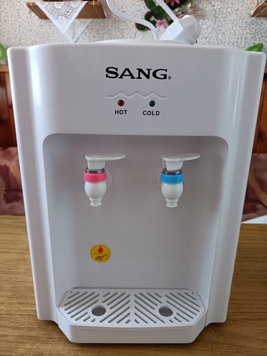 Диспенсър за вода