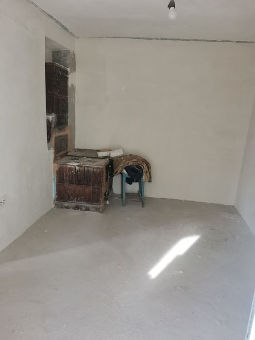 Vând doua corpuri de casă