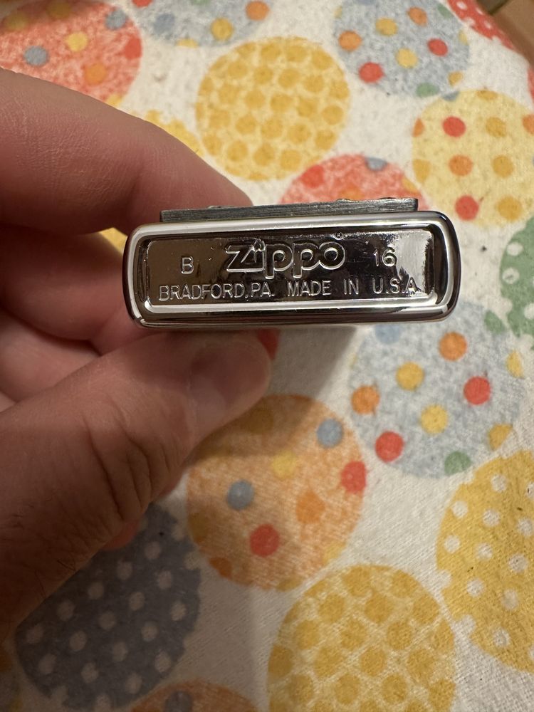 Bricheta      Zippo