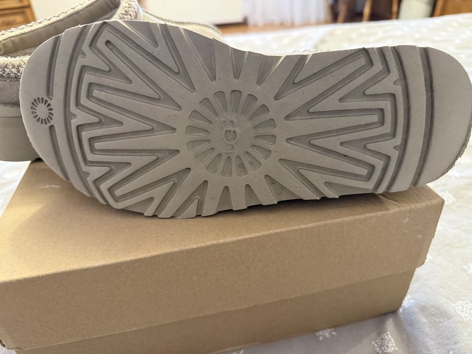 UGG Tazz II- mustard seed, in stare impecabila, fara defecte, 38