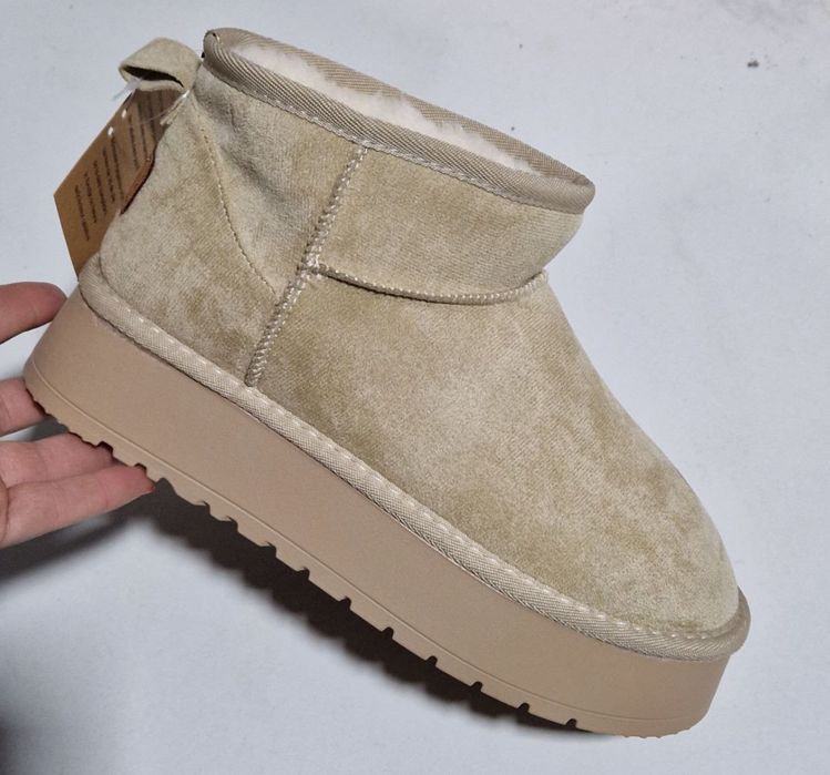 UGG uri imblanite