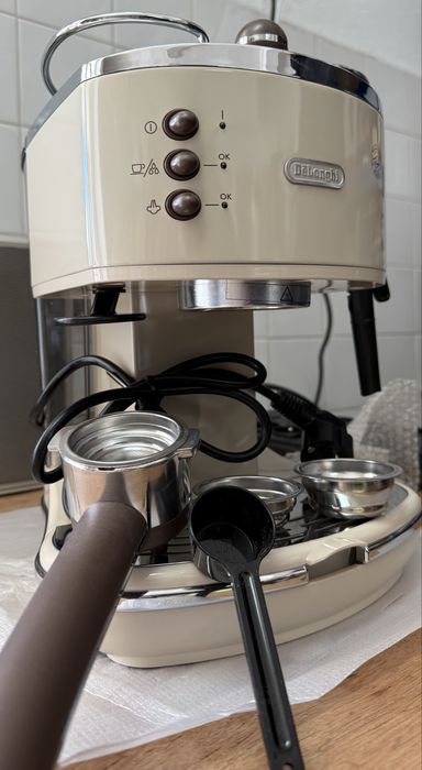 Еспресо машина Delonghi