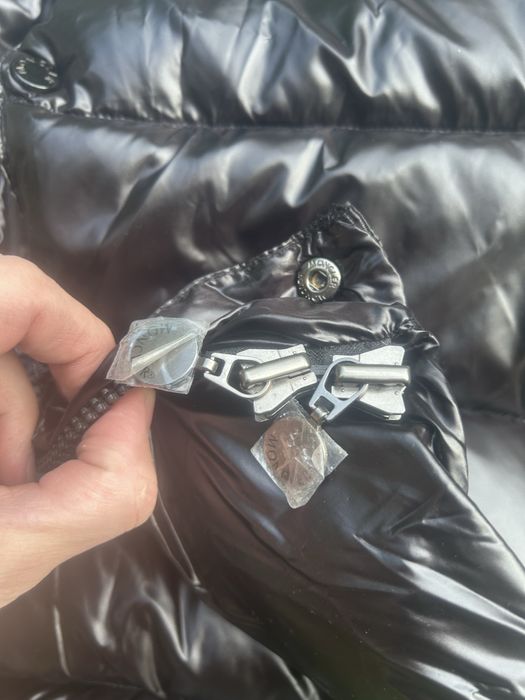 Vesta M.O.N.C.L.E.R calitate premium fulgi de gasca marimea 4(M-L)