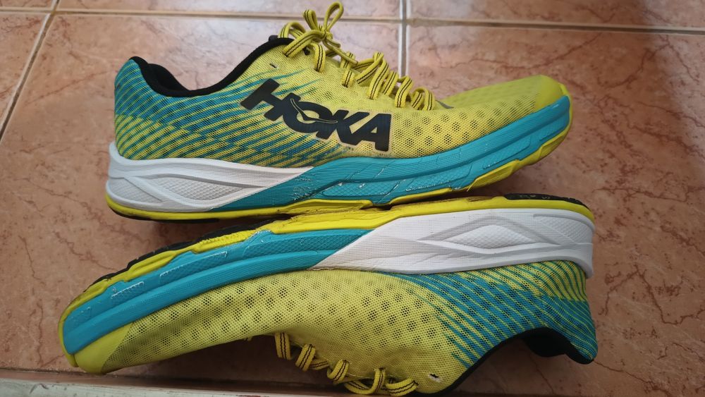 Adidași HOKA one one pentru alergare