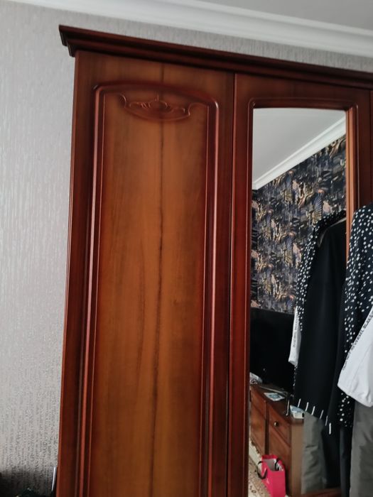 Продам спальный гарнитур