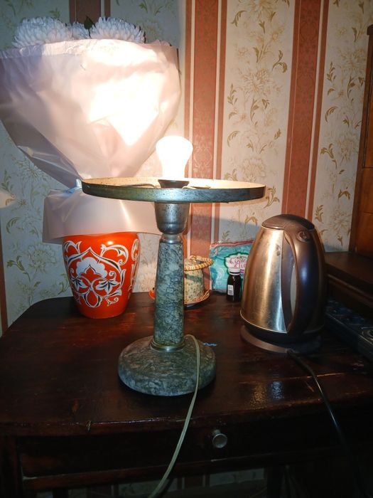 Настольная лампа советская.