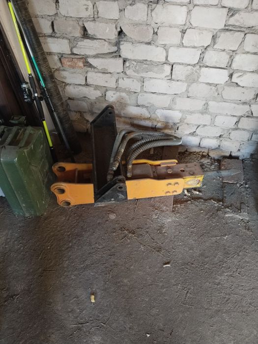 Продам отбойник навесное оборудование