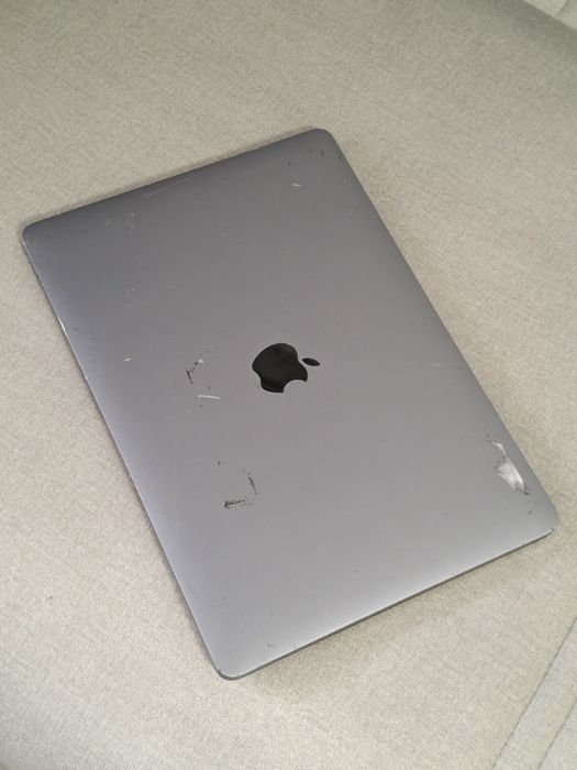 Doua Macbook pro touch - pentru piese