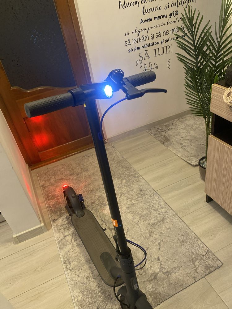 Trotineta electrica mi scooter 3