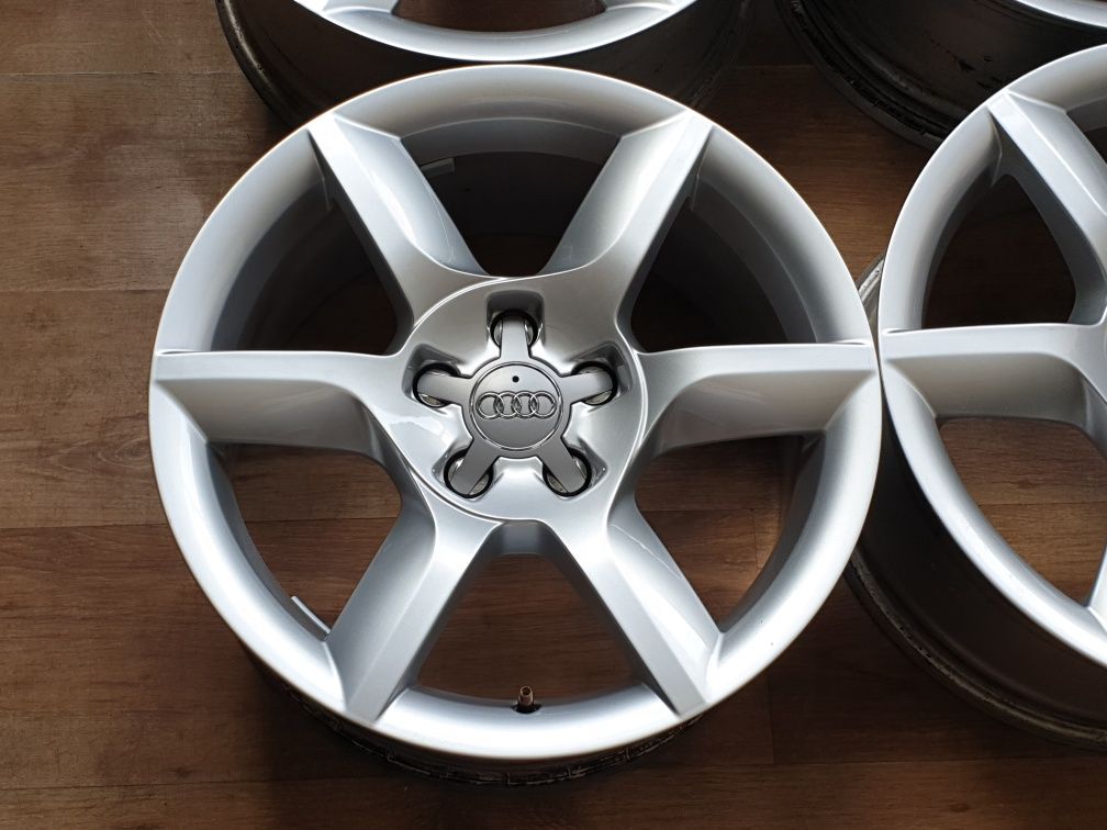 Jante 17 originale audi a5 a6 a4 , 5x112 , 8j et 26 , cb 66.5mm