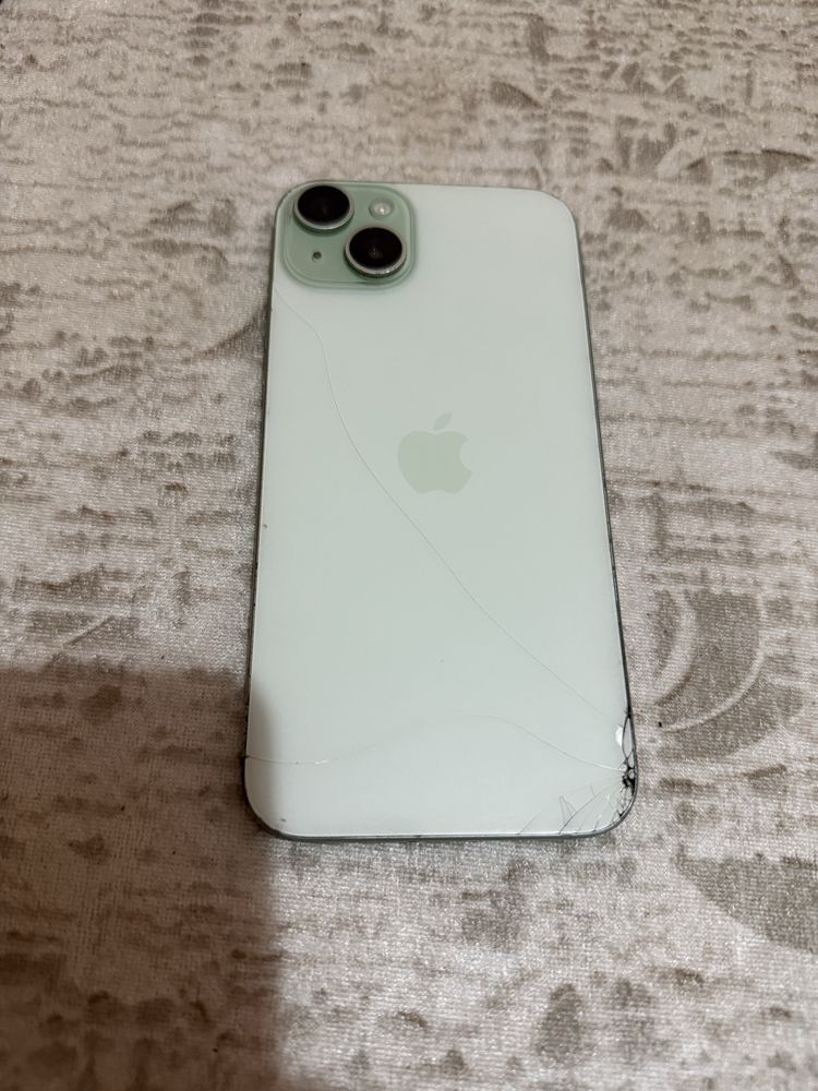 Iphone 15 plus - iCloud /заключен/