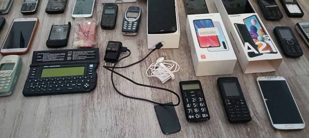 Lot electronice vechi telefoane tablete