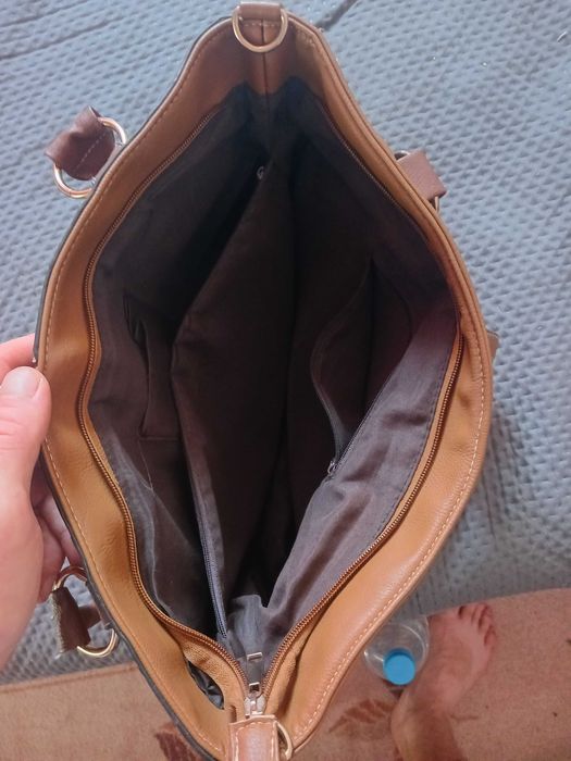 Кожена чанта дамска