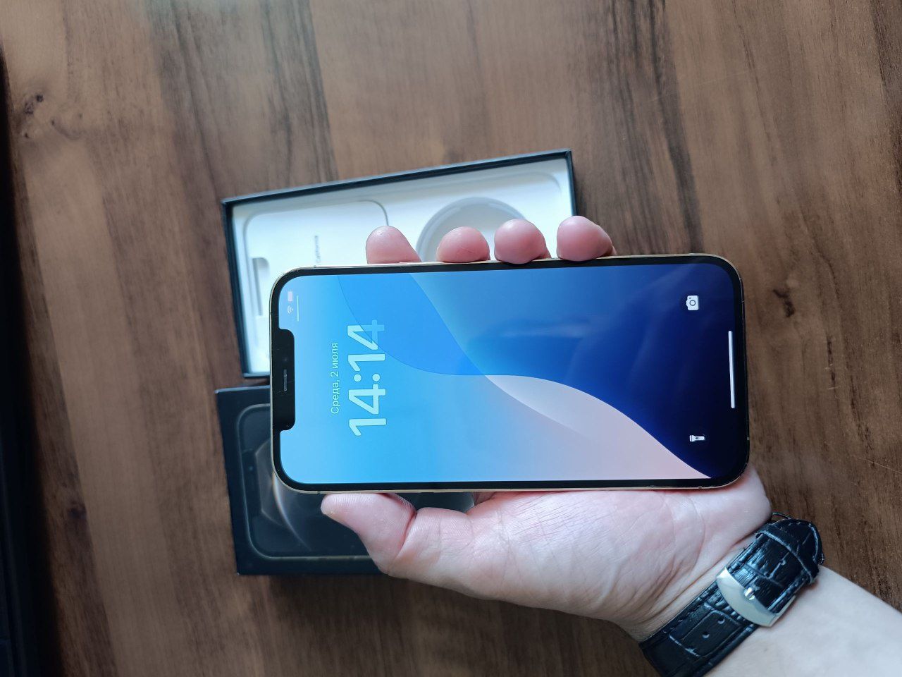 Iphone 12 pro max ochilmagan 

Hamma narsasi bor 

Tru ton bor 

Face