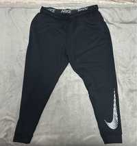 Pantaloni Barbati Nike Marimea XL(purtati de 2 ori)
