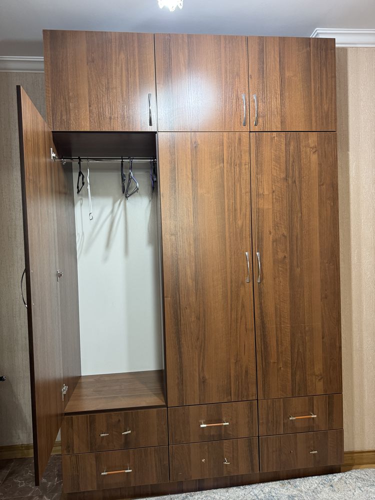 Продам Шкаф 120000т