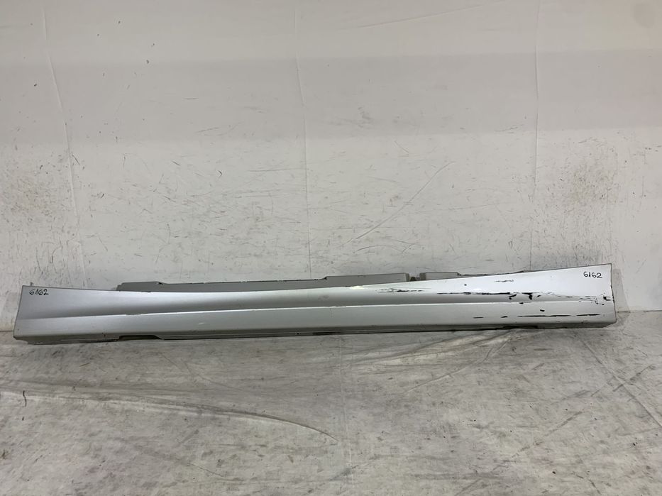 Prag stanga BMW Seria 1, E87, 2005, 2006, 2007, 2008, 2009, 2010, 2011, cod origine OE 51777184353.