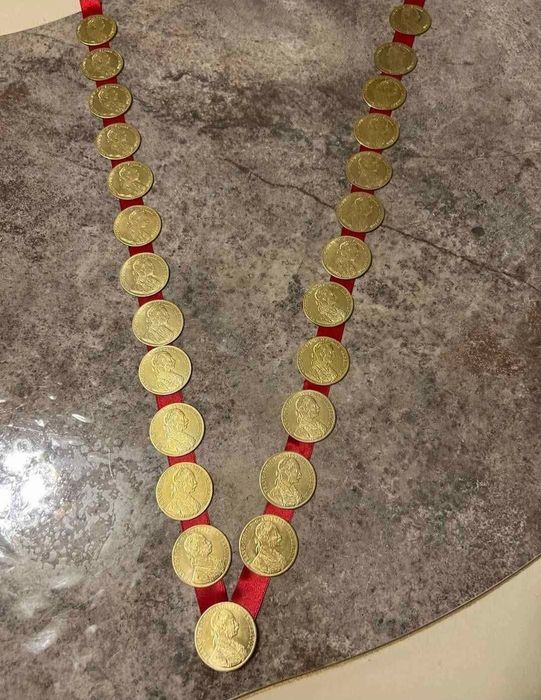 Am de vânzare monede/Galbeni Frank iosif placate cu aur, am și mici și