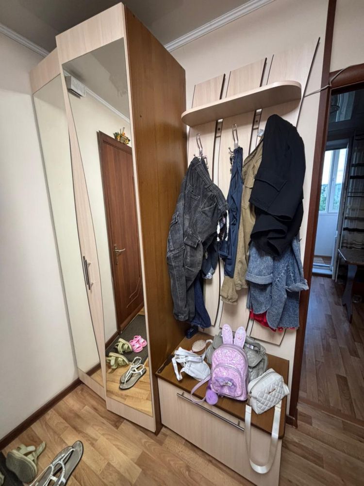 Продам прихожую 40.000