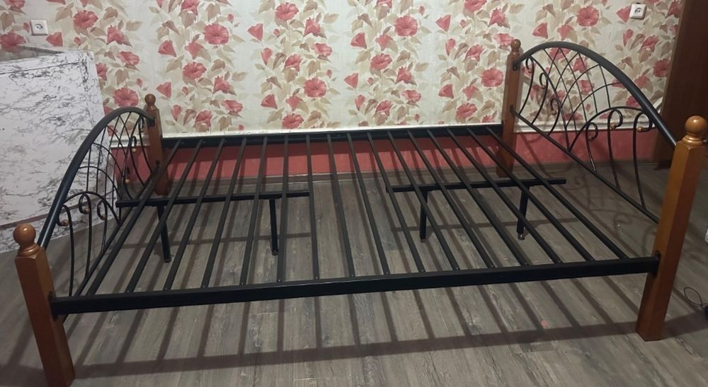 Продам двухспалный кроват