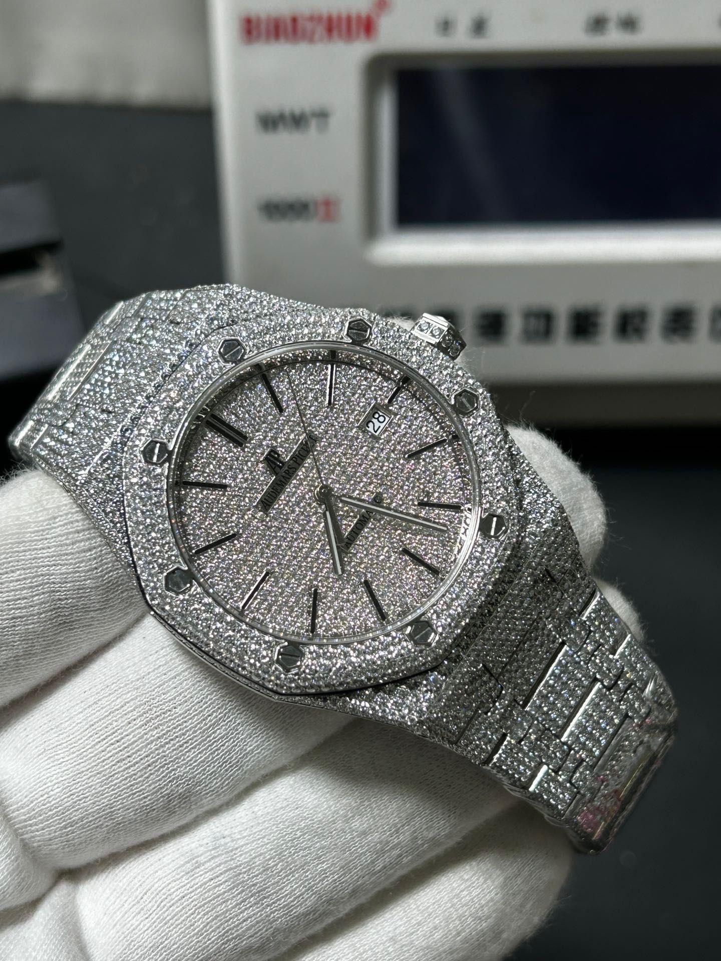 Audemars Piguet Royal Oak Full Dimond Silver