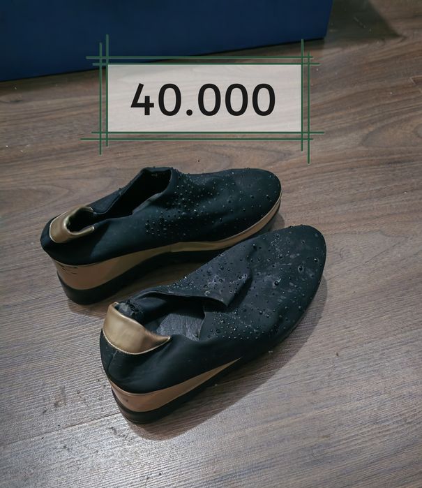 Jenskiy oyoq kiyim arzon narxlarda