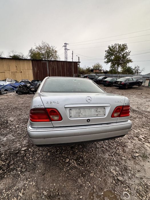 Mercedes W210 2.5D дизел на части здрав мотор