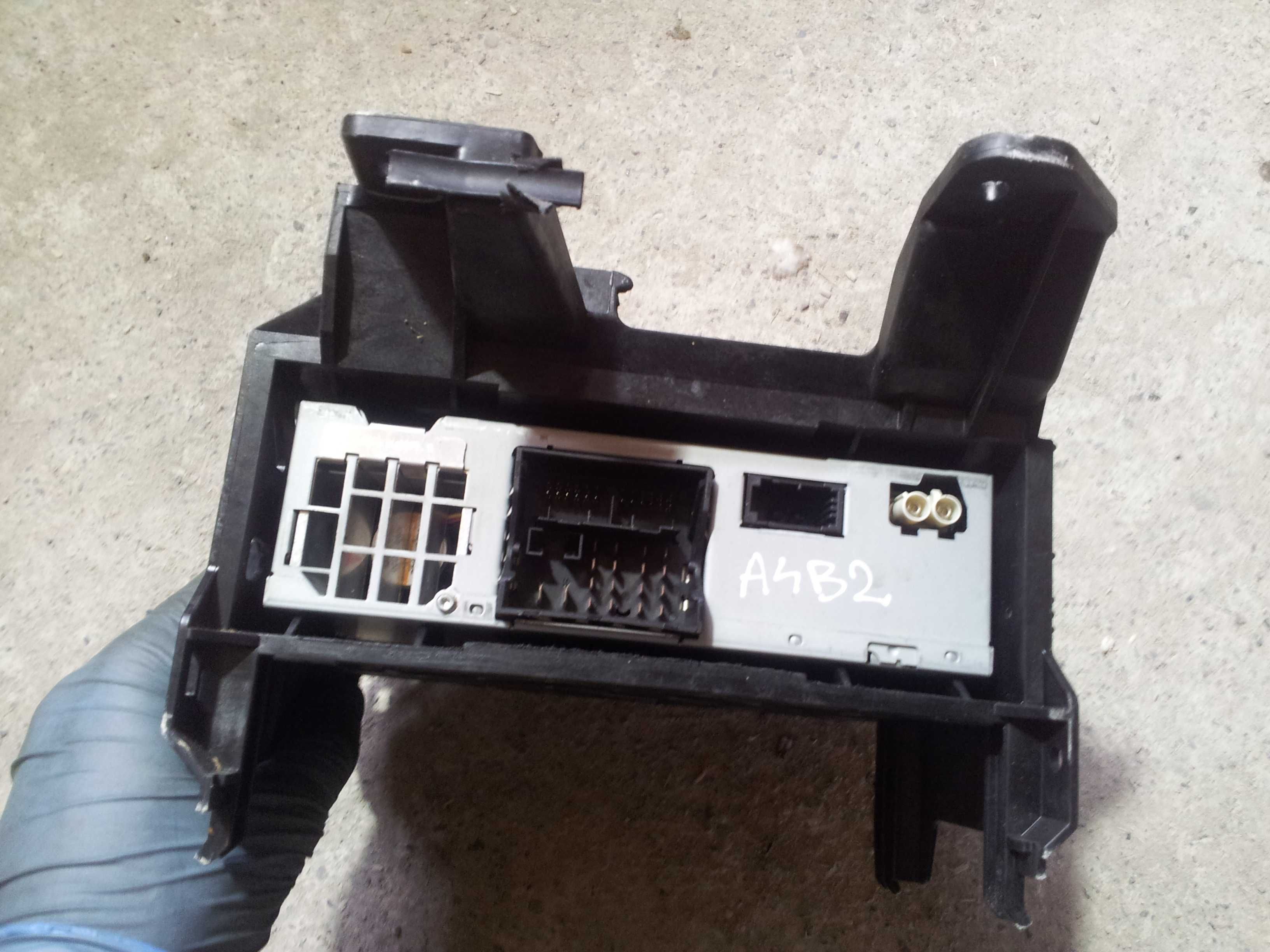 Unitate Radio Audi A4 B8 / A5 / Q5 Model 2007-2015 Cod: 4G0 035 053