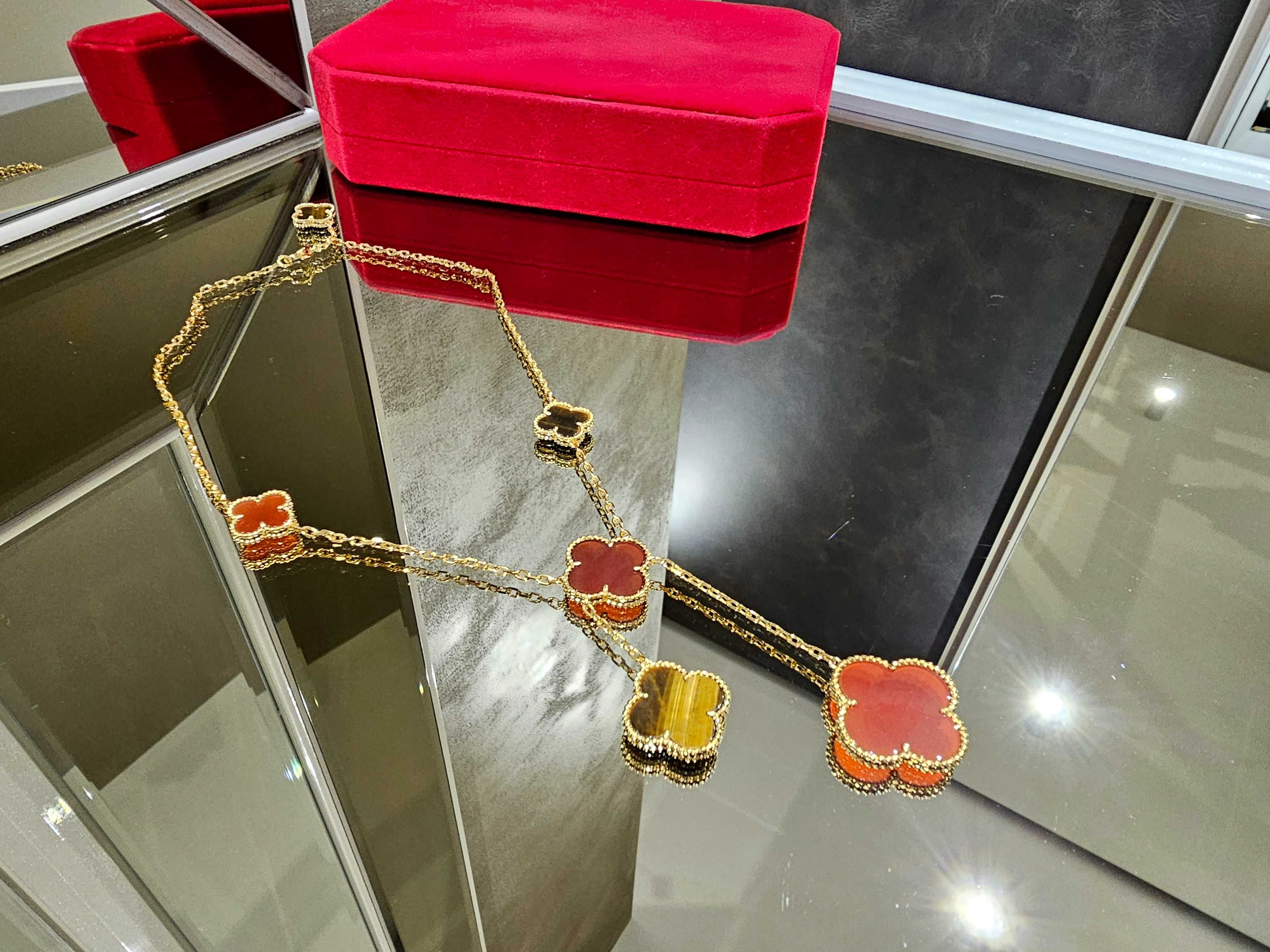 Van Cleef & Arpels VCA Gold Magic Red Tiger Eye Alhambra Дамско Колие