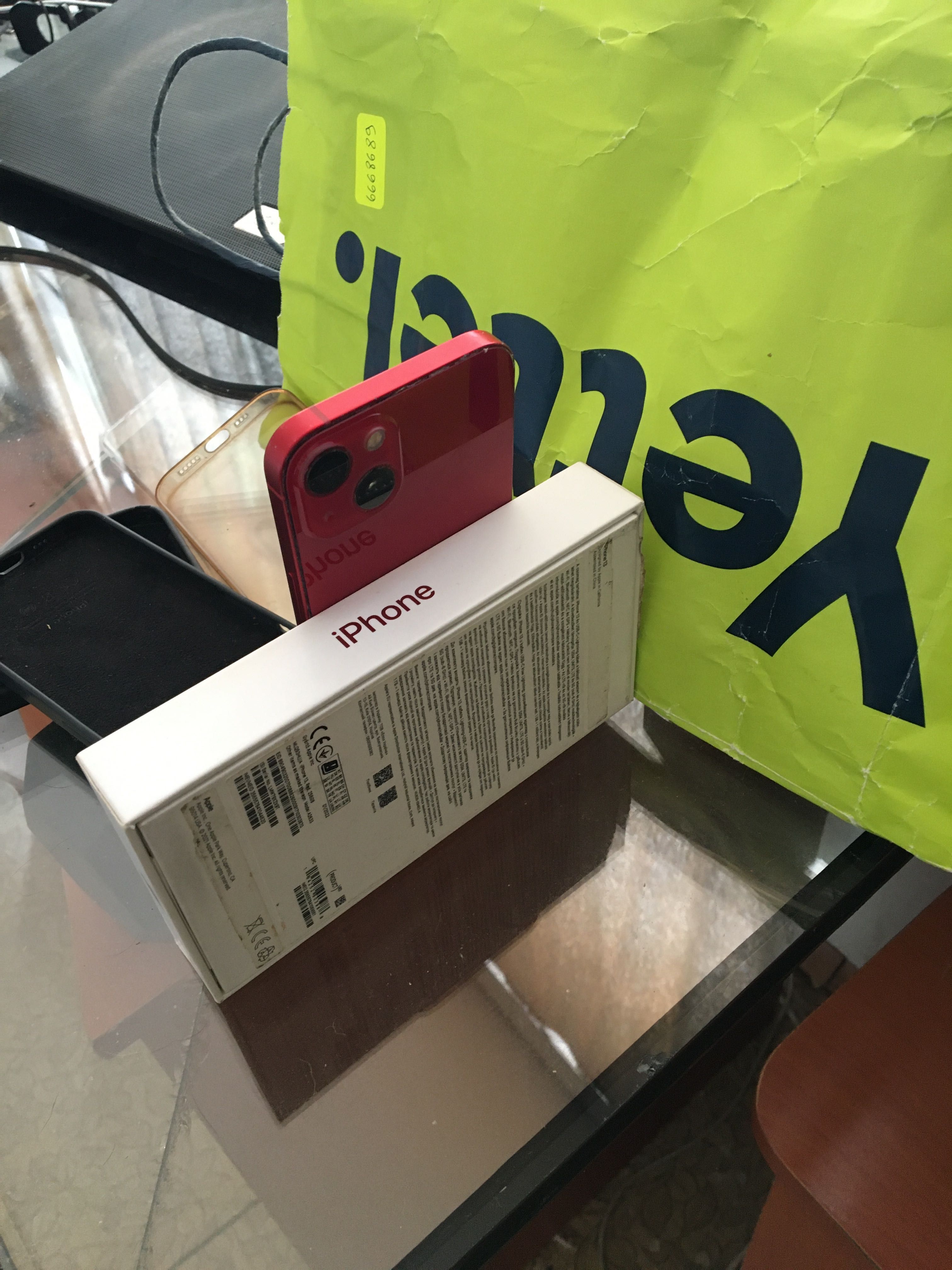iPhone 13 red 256 gb