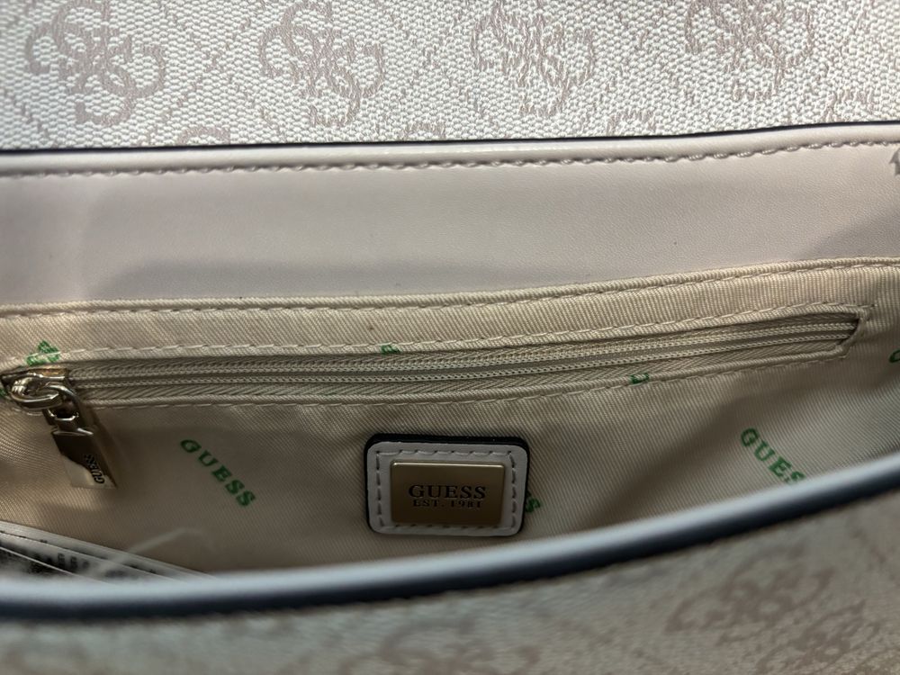 Дамска чанта “Guess”