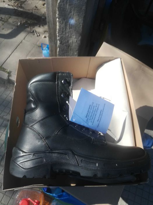 Обувки цели полеви