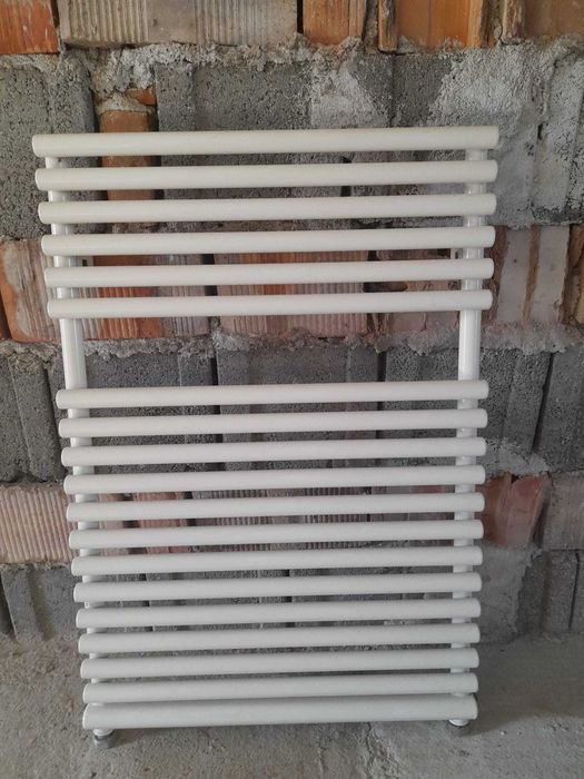 Vând carorifer de baie