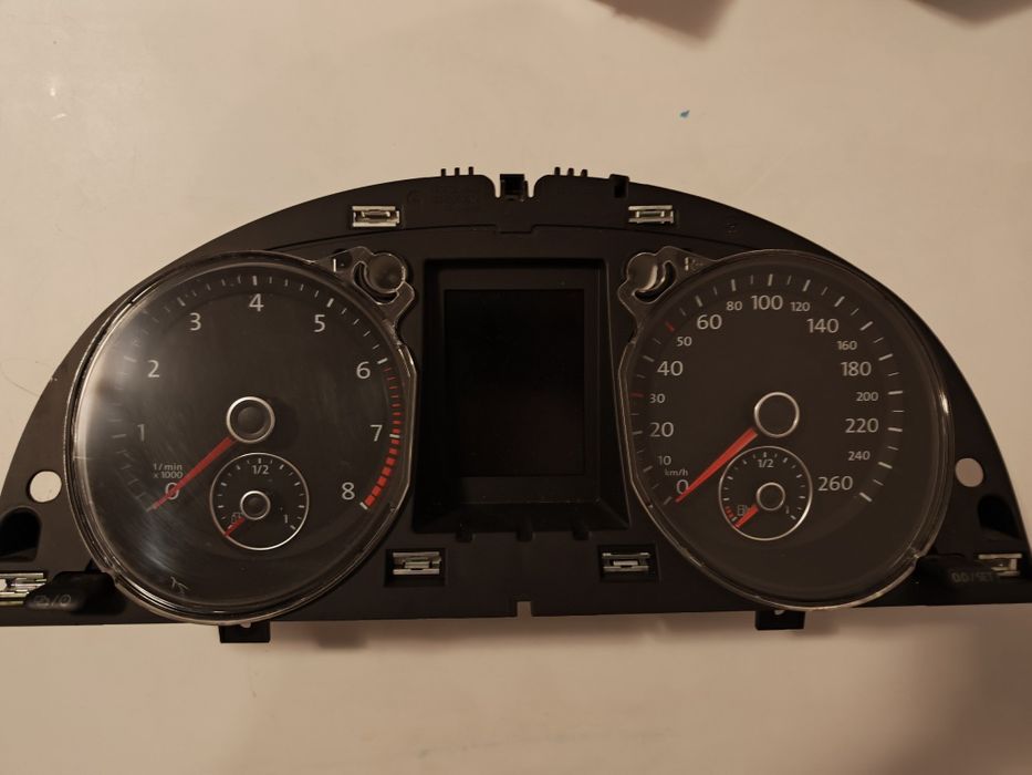 Цветен 2D километраж за Пасат Б6-Б7 Метан