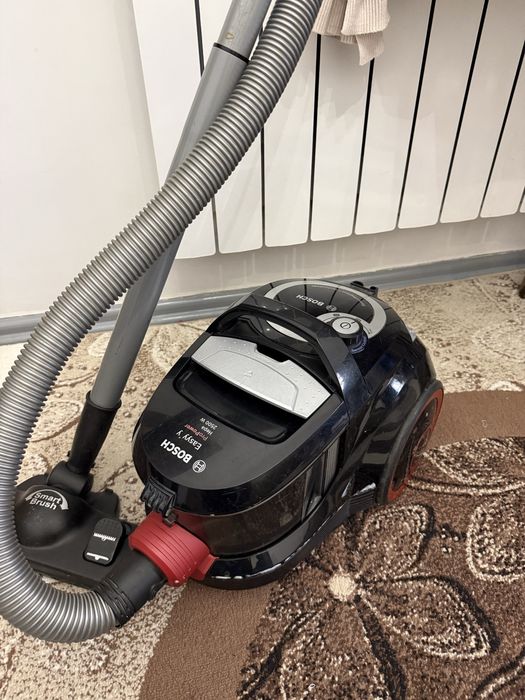 Пылесос Bosch в хорошем состоянии рабочий