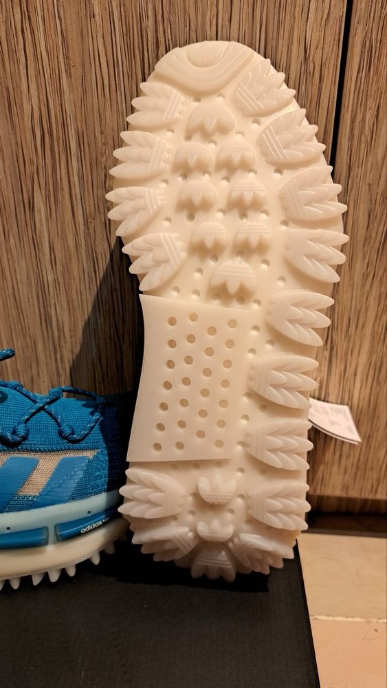 Adidas маратонки