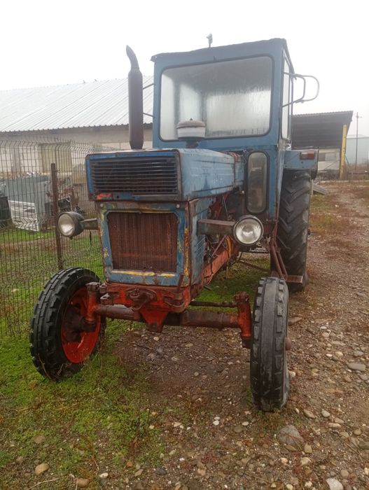 Vând tractor disc și remorca