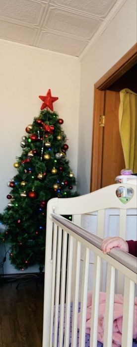 Продам искуственную елку 2.1 метра